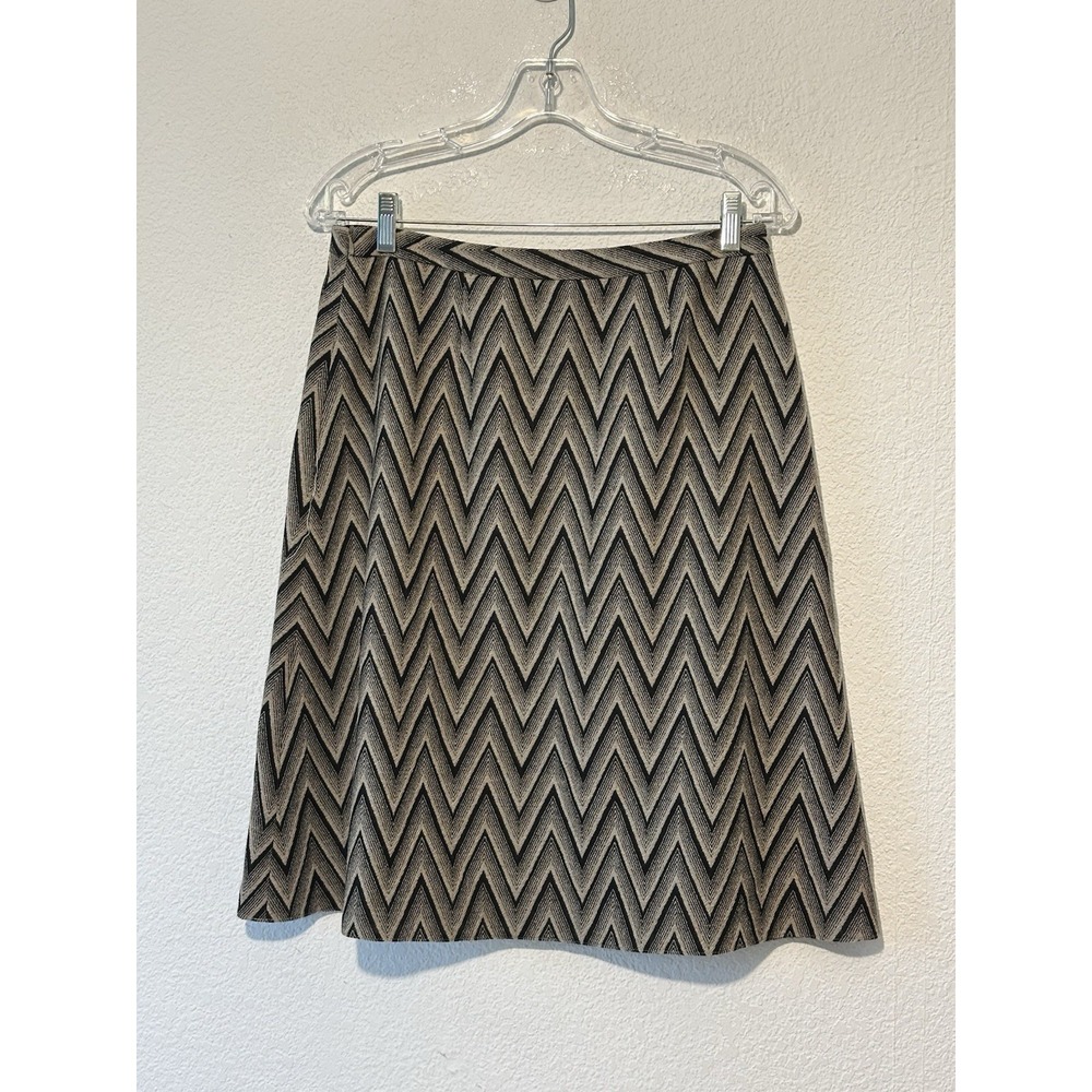 Giorgio Armani Skirt Size‎ 40 Wool Blend A-line Black Beige Chevron  Italy 29x23 - Picture 2 of 6